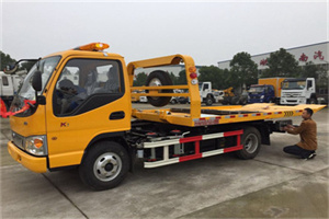 新泰哪里有拖车服务